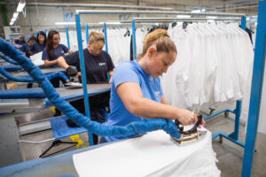 En este momento estás viendo AEA: Gobierno de Aragón, Lacor Textil y CEOE Aragón colaborarán para reconocer competencias profesionales de los trabajadores